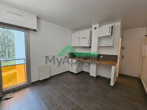 Location appartement 1 pièce 15 m² à Le Plessis-Robinson (92350)  580 €