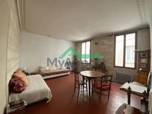 Location meublée appartement 2 pièces 55 m² à Avignon (84000)  670 €