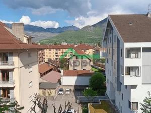 Location meublée appartement 2 pièces 33 m² à Annecy (74000)  650 €