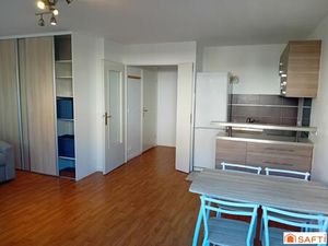 Appartement 2010 - T1 33 m2 en RDJ terrasse 5 m2 - parking S/S privé - RER C