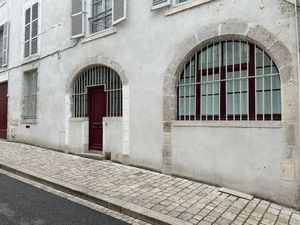 Vente commerce 72 m² Orléans (45000)
