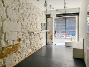 Au coeur du 3ème arrondissement  petite boutique charmante à louer