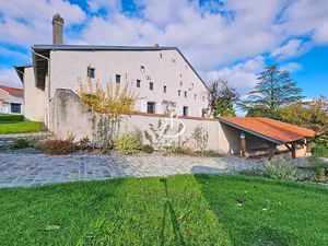 Magnifique bâtisse  sur 2 hectares de terrain
