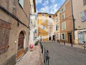 Maison de ville avec grosses rénovations