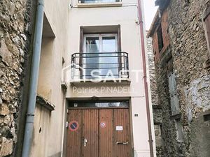 Maison d'habitation T3  sur 3 niveaux  2 chambres  2 WC  1 salle d'eau  1 garage