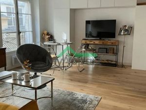 Location meublée appartement 2 pièces 40 m² à Paris 1er (75001)  3 500 €
