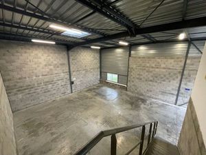 A LOUER - Local d'activités avec cour privative