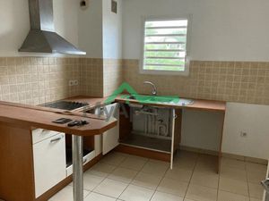 Location meublée appartement 2 pièces 56 m² à Saint Andre (97440)  695 €