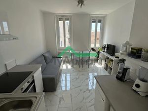 Location meublée appartement 2 pièces à Toulon (83000)  790 €