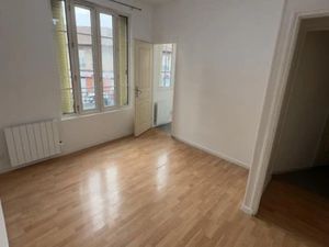Location appartement 2 pièces 32 m² à Stains (93240)  750 €