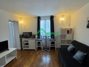 Location meublée appartement 1 pièce 26 m² à Antony (92160)  800 €
