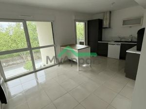Location meublée appartement 3 pièces 56 m² à Arles (13200)  830 €