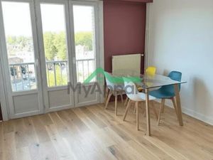 Location meublée appartement 3 pièces 72 m² à Armentieres (59280)  840 €