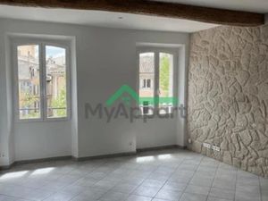 Location meublée appartement 3 pièces 58 m² à Ollières (83470)  850 €
