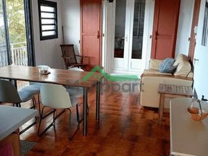 Location meublée appartement 2 pièces 45 m² à Bois De Nefles Saint Paul (97411)  880 €