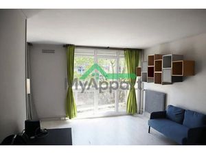 Location meublée appartement 2 pièces 44 m² à Plaisir (78370)  930 €