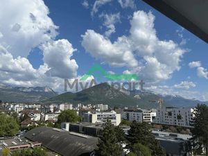 Location meublée appartement 2 pièces 32 m² à Annecy (74000)  1 100 €