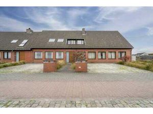 Bâtiment commercialement intéressant avec résidence à Rekkem