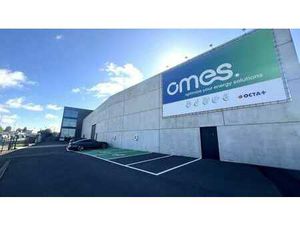 Bâtiment commercial à louer près de l'E17 à Waregem.