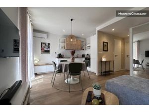 Location meublée appartement 3 pièces 51 m² à La Londe-les-Maures (83250)  1 250 €