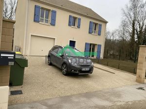 Location meublée appartement 5 pièces 136 m² à Bouleurs (77580)  1 590 €