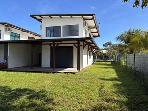 Location maison 4 pièces 95 m² à Cayenne (97300)  1 911 €