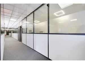 Location locaux professionnels 1 pièce 24 m² à Pantin (93500)  600 €