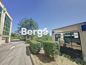 Location locaux professionnels 92 m² à Vallauris (06220)  958 €