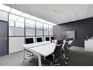 Location locaux professionnels 5 pièces 80 m² à Pantin (93500)  2 100 €