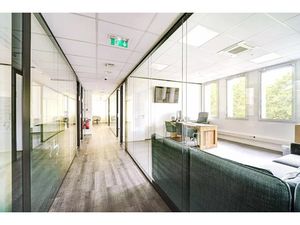 Location locaux professionnels 15 pièces 272 m² à Charenton-le-Pont (94220)  8 286 €