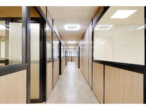 Location locaux professionnels 10 pièces 350 m² à Pantin (93500)  4 700 €