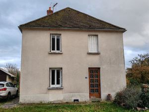 MAISON HABITABLE   TROIS CHAMBRES   JARDIN ET GARAGE