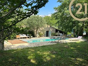 EXCLUSIVITE SAINT PAUL EN FORËT Villa plain pied 6 pièces av