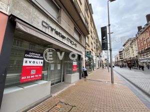 LOCATION - LOCAL COMMERCIAL - 92 m² environ