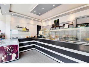 Appartement / Murs commerciaux de 127m2 avec terrasse privat