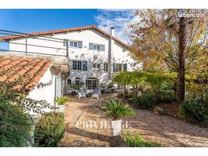 Propriété 9 pièces 300 m²