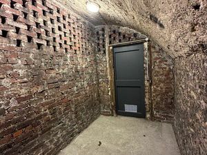 Location cave Paris 08