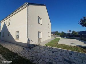 Maison 8 pièces 230 m²