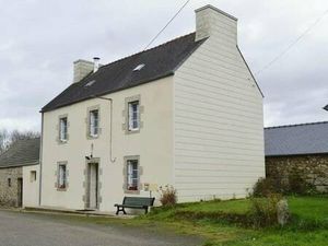Maison familiale avec hangar et jardin à Saint-Méen  proche Lesneven !