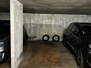 Location parking 10.2 m² à Montrouge (92120)  55 €