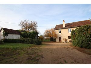 A COSSAYE  propriété comprenant deux maisons  idéal projet f