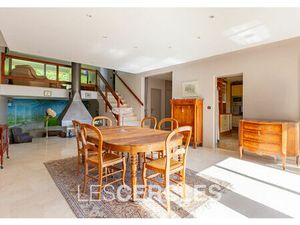 Maison 6 pièces de 200 m²