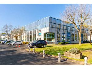 A LOUER  Parc Médicis