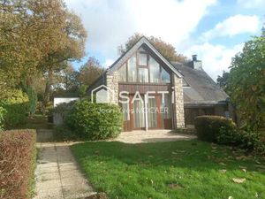 CARHAIX PLOUGUER (29270) ; Superbe propriété d'architecte en situation privilégiée.