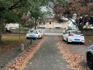 Place de stationnement extérieure