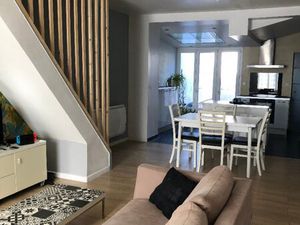 à louer Maison 98 8 m² – 1 199 € |Croix