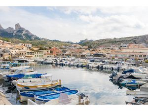 RARE - Cabanon avec terrasse aux Goudes