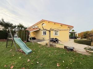 VEAUCHE : villa 200m2 avec piscine sécurisée sur 1280m2 de terrain clos et arboré