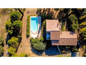 Villa avec vue panoramique et jardin méditerranéen