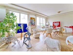 Vente d'un viager d'exception à PARIS 8 Charles de Gaulle Ét